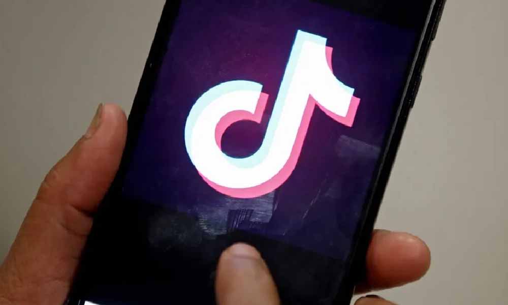 Peligrosa moda entre niñas: Eligen una víctima para moler a golpes y subir a TikTok