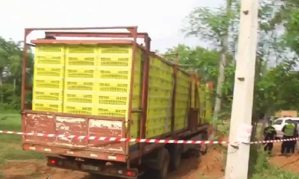 Camión pierde el control, causa múltiple choque y mata a un motociclista en Itá