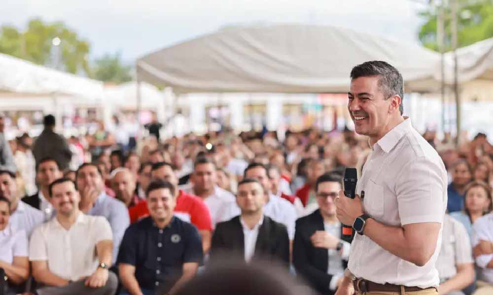 Santiago Peña anuncia que incluiría una visita al nuevo Papa en su gira por Japón