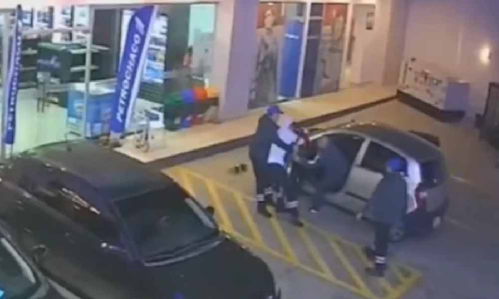 Playeros identifican y reducen a un conductor que cargó tanque lleno y huyó sin pagar