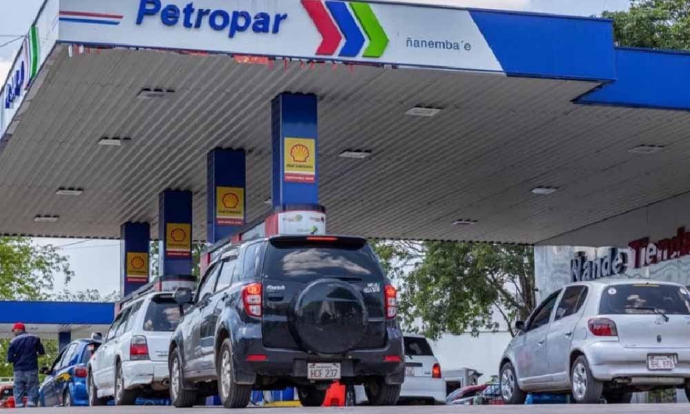 Gobierno anuncia reducción de G. 250 en el precio de los combustibles de Petropar
