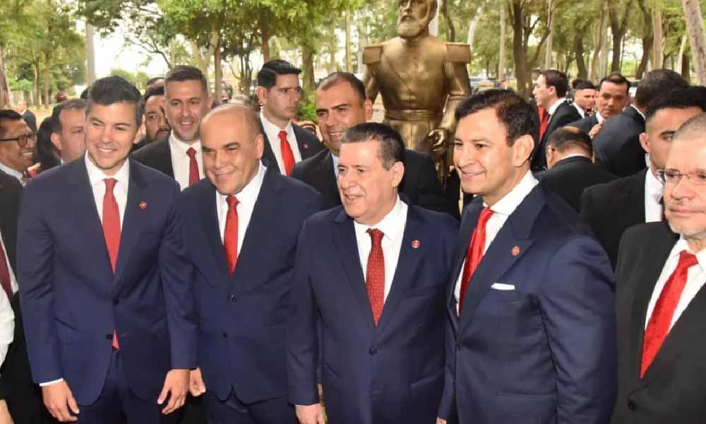 Cartes brinda respaldo a Peña y dice que la ANR es la “esperanza de mejor futuro” en Paraguay