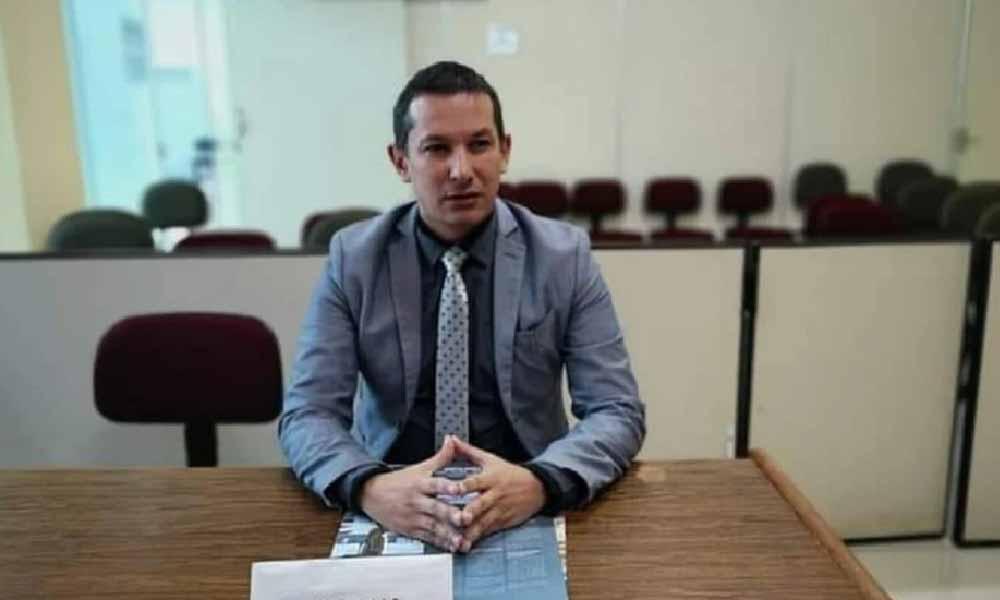Fiscalía abre dos sumarios contra agente que cantó polca colorada y liberó a feminicida