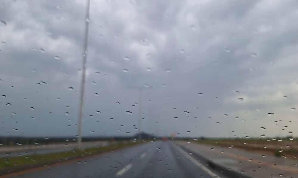 Último lunes de octubre con lluvias dispersas y clima fresco a cálido, prevé Meteorología
