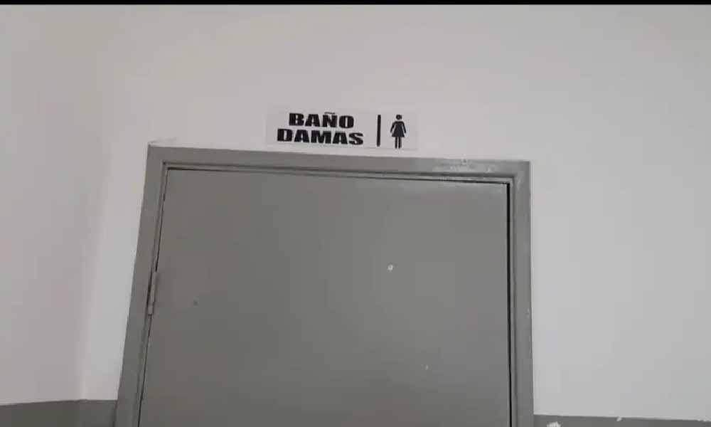 Mujer que no sabía que estaba embarazada dio a luz en baño de hospital en Santaní