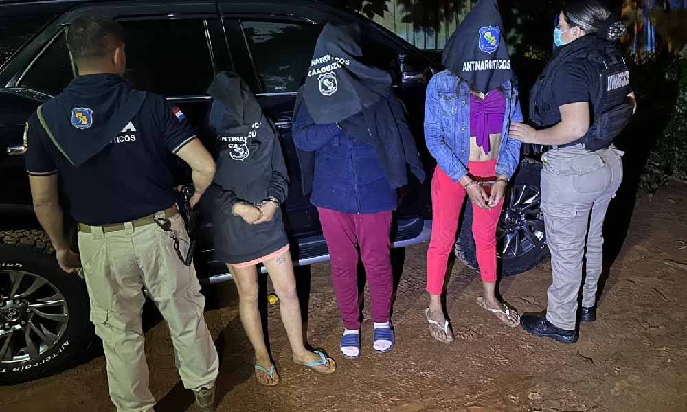 Detienen a tres mujeres presuntas microtraficantes en Caaguazú