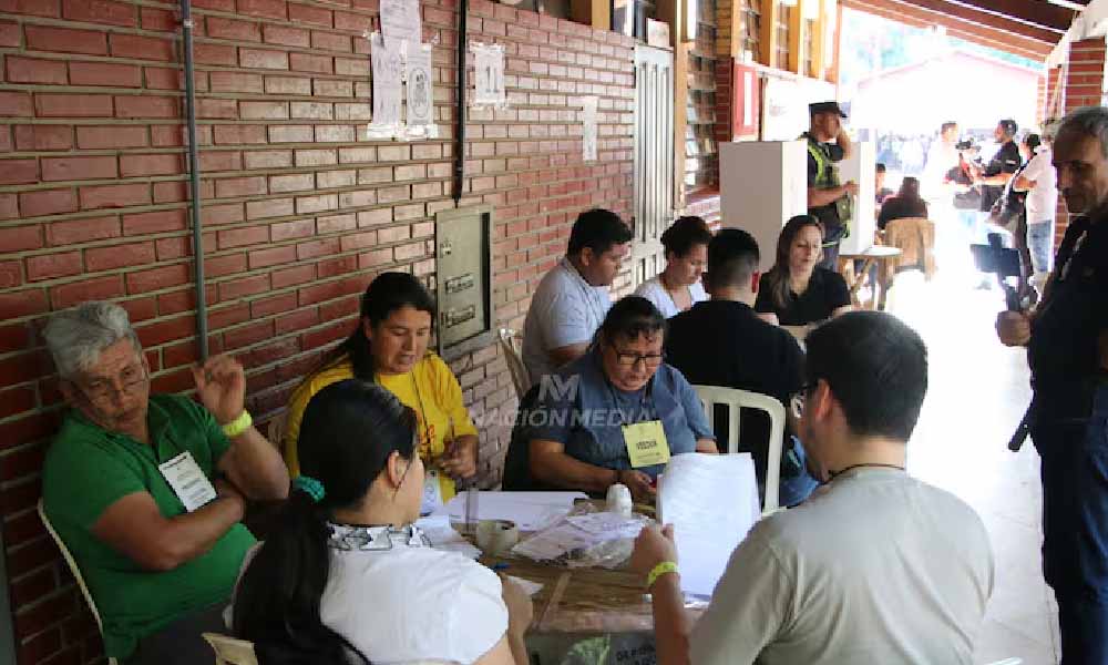 Más de 107.300 electores acudieron a las urnas en CDE, con una participación del 45%