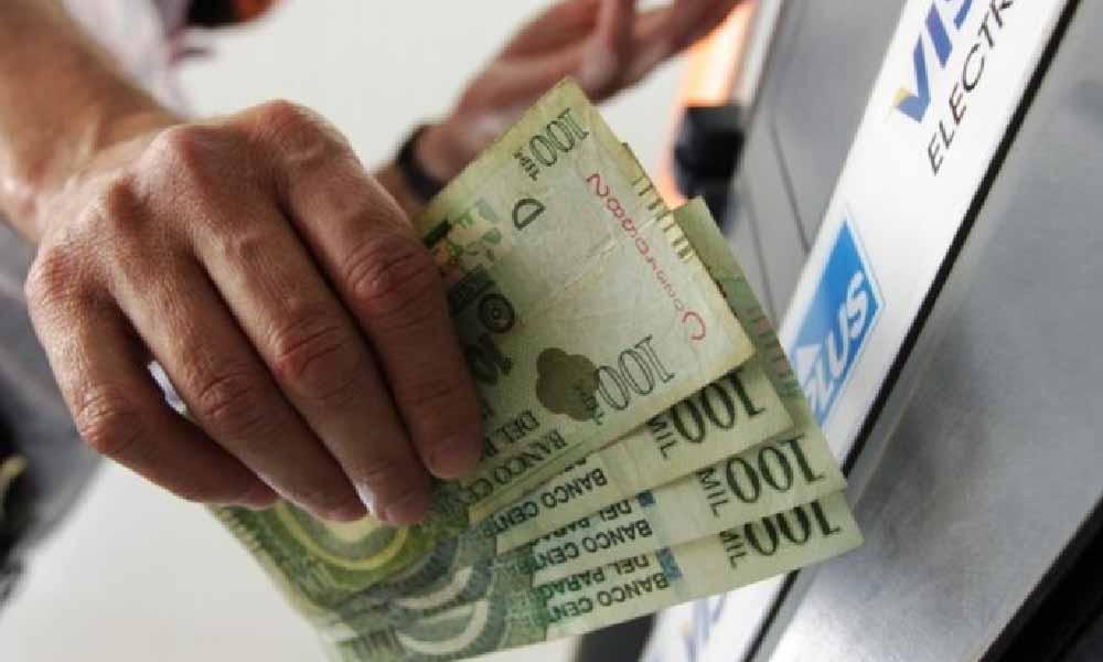 Ejecutivo promulgó ley que establece límites a los descuentos y traba embargos sobre salarios de funcionarios